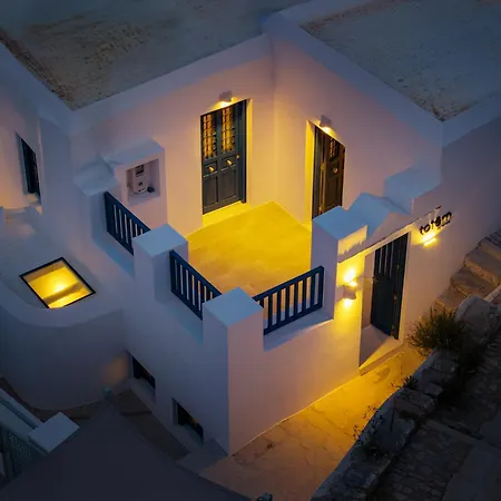 Totem Semesterbostad Ano Syros